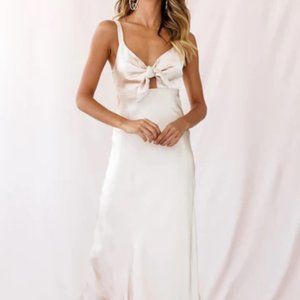 Selfie Leslie Perfect Day Satin Midi Dress in Gold - Size Small